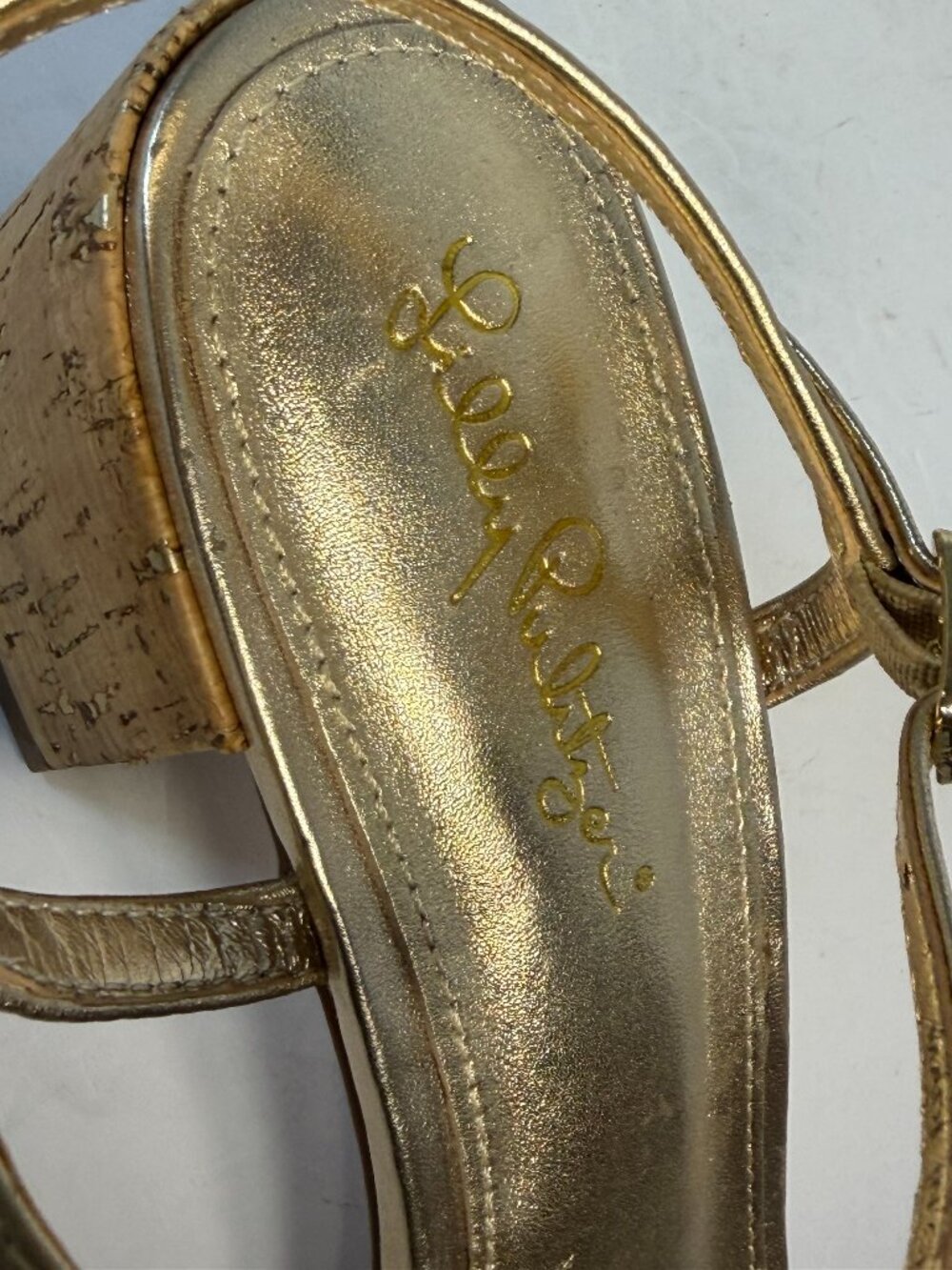Women's size 8 Golden sandals - Picture 13 of 16